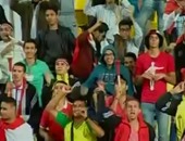 وقفة رمضان صبحى تظهر فى مدرجات مباراة مصر وتشاد