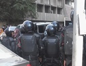 الأمن يغلق شارع حسين حجازى لمنع وصول المحتجين لطريق قصر العينى