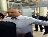 بالفيديو.. الوزراء يخضعون للتفتيش الذاتى فى مطار شرم الشيخ