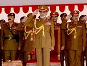 السلطان قابوس يرعى العرض العسكرى الخاص بالاحتفالات الوطنية العمانية