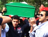 عمرو الليثى ومحمود الشامى وأحمد ناجى فى جنازة طبيب المنتخب 