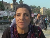 بالفيديو..مواطنة تطالب المسئولين بتوفير أتوبيسات من موقف عبود لـ"زفتى"