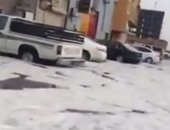 بالفيديو .. أمطار محملة بالثلوج تغرق شوارع القصيم بالسعودية