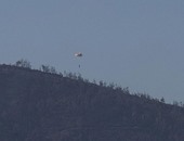 أولى لقطات أسر طيار روسى بعد إسقاط طائرته قرب الحدود السورية