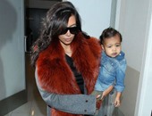 للمطار أزياء أخرى.. أناقة نجمات هوليوود على الطائرة