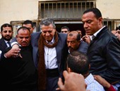 بالصور.. رفع جلسة محاكمة حمدى الفخرانى بتهمة "الإبتزاز واستغلال النفوذ" للقرار