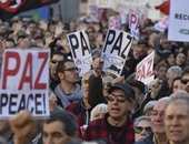 متظاهرون يطالبون بإجراء استفتاء للشعب على مشاركة إسبانيا فى الحرب بسوريا