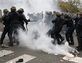 بالصور.. الشرطة الفرنسية تطلق قنابل الغاز على متظاهرين قبل قمة المناخ (تحديث)