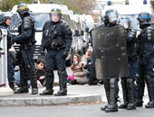 الشرطة الفرنسية تخلى مخيما استقبل  ألف مهاجر شمال باريس