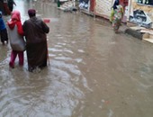 انهيار جزئى بسور دير الأنبا بيشوى الأثرى بسبب الأمطار الغزيرة فى البحيرة