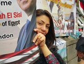 بالصور.. المصريون فى لندن يرحبون بالسيسى أمام مقر "الوزراء البريطانى"