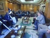 الداخلية تواصل حملاتها لمراقبة الأسواق.. اجتماعات مع كبار التجار وأصحاب سلاسل المحلات.. الاتفاق على تخفيض الأسعار 20%.. الوزارة تطلق حملات "وفر" و"لا للغلاء".. والوزير: نحاول تخفيف العبء عن المواطنين