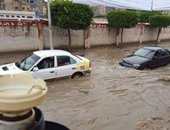 بالصور.. الأمطار تغرق كفر الشيخ.. والتلاميذ يخوضون بالمياه المتراكمة بالشوارع