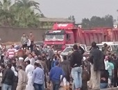 صحافة المواطن.. أهالى الإسكندرية يقطعون الطريق الصحراوى لعدم سحب مياه الأمطار