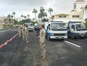 بالصور..الجيش يدفع بـ30 عربة شفط مياه وإغاثة بالإسكندرية والبحيرة والغربية