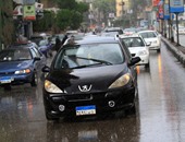 كثافة مرورية بسبب هطول الأمطار بطرق القاهرة والجيزة