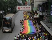 بالصور.. أعلام قوس قزح تملأ شوارع "هونج كونج" بمهرجان الشذوذ الجنسى