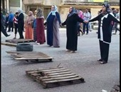 صحافة المواطن: سلسلة بشرية لسيدات بالإسكندرية اعتراضا على تجاهل المسئولين