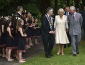 بالصور..الأمير"تشارلز" وأميرته"كاميلا" يزوران أطفالا بمركز تدريب بنيوزيلندا