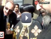 استقبال شعبى للبابا شنودة بمطار القاهرة