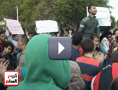 بالفيديو.. احتجاج طب جامعة القاهرة على وفاة شهيد المستشفى الميدانى