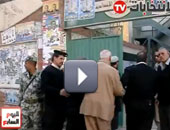 الشرطة تحاول تطبيق شعارها الجديد "الشرطة فى خدمة الشعب"