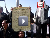 اللافتات المنددة بالعنف تملأ ميدان التحرير