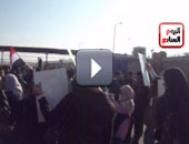 أنصار مبارك:  تجيبوها شرق تجيبوها غرب حسنى مبارك جوا القلب 