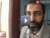 مدير مدرسة يساعد المواطنين بالكمبيوتر الشخصى 