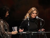 يسرا تنعى الراحل محمود عبد العزيز: "كان صديقا وأخا ومش هيجى زيه"