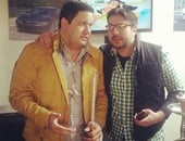 إدوارد ينشر صورة مع كريم أبو زيد فى أول أيام تصوير مسلسل "ولى العهد"