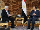 محمود عباس يهنئ الرئيس السيسى بالذكرى الخامسة لثورة 30 يونيو
