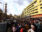 شكاوى الأهالى تحاصر محافظ القاهرة فور خروجه من مسجد السيدة زينب