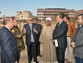 بالصور.. محافظ بنى سويف يتفقد موقع مبنى المحافظة الجديد