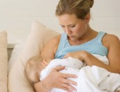 أخصائية تغذية: الرضاعة الطبيعة تقلل وزن الأم وتعيد رشاقتها