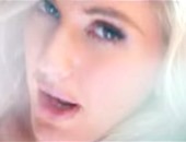 بالفيديو والكلمات.. كليب جديد للنجمة إيلى جولدينج بعنوان "Love Me Like You Do"