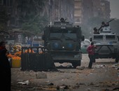 الإخوان يهربون من ميدان المطرية فور وصول الأمن وإطلاق قنابل الغاز