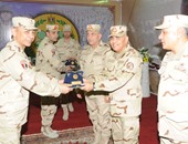 بالصور.. وزير الدفاع يكرم المتميزين من رجال هيئة الإمداد والتموين