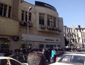 الأمن يطالب ناشطات "طلعت حرب" بإخلاء الميدان بعد هتافات الأهالى ضدهن