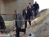 محافظ شمال سيناء وقيادات أمنية يتفقدون آثار تفجيرات العريش بمنازل الأهالى