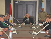محافظة البحر الأحمر تناقش حل مشكلة التنسيق بالمدارس