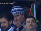 بالفيديو.. مشجع سوسيداد يدخن الحشيش بالمدرجات احتفالا بهدف فى برشلونة