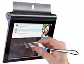 YOGA Tablet 2 تابلت من Lenovo يستخدم "الشوكة والسكينة" بدلا من القلم