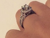 بالصور.. جينيل إيفانز تكشف عن خاتم خطوبتها الماسى