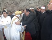 محافظ القليوبية يقدم التهانى للأنبا مسكيموس وأقباط مصر