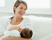 دراسة: لبن الأم يزيد أنسجة المخ للأطفال المولودين مبكرا