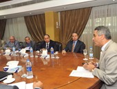 وزير النقل يوجه بتقديم أفضل معاملة للعمال البسطاء فى الموانئ المصرية