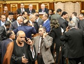 على عبد العال يطالب النواب بعدم استخدام الهواتف المحمولة خلال الجلسات