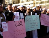 بالصور.. توافد خطباء المكافأة على مسجد الفتح برمسيس للتظاهر ضد وزير الأوقاف