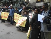 ذوو الاحتياجات الخاصة يجددون التظاهر أمام "الوزراء" للمطالبة بالتعيين